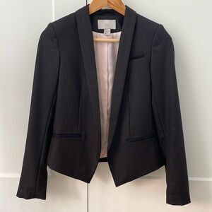 Lightweight fitted blazer
